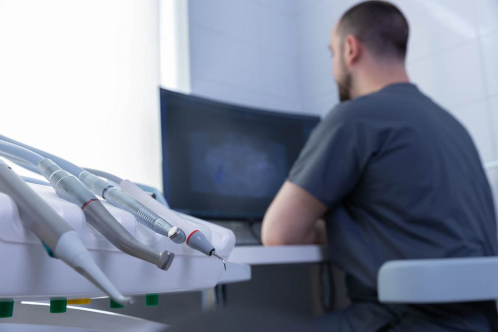 How a Business Coach for Dental Practice Management Transforms Your Clinic